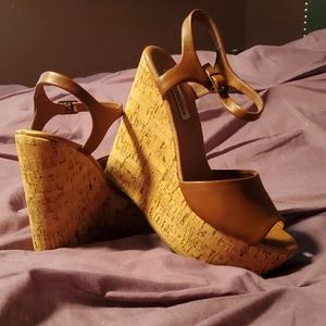 Steve Madden Cognac cork wedges